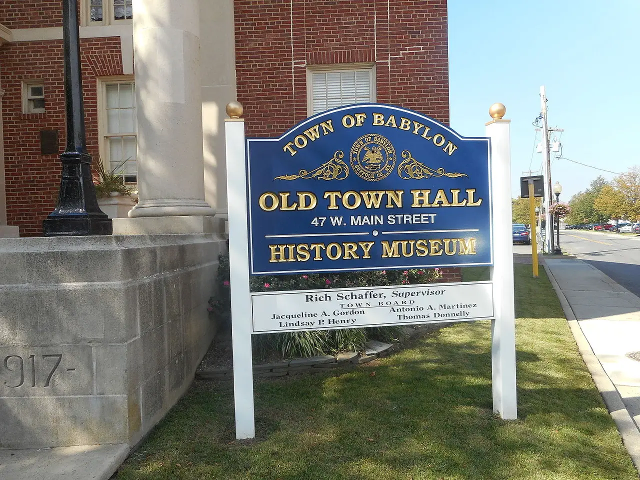 Babylon Town Hall sign