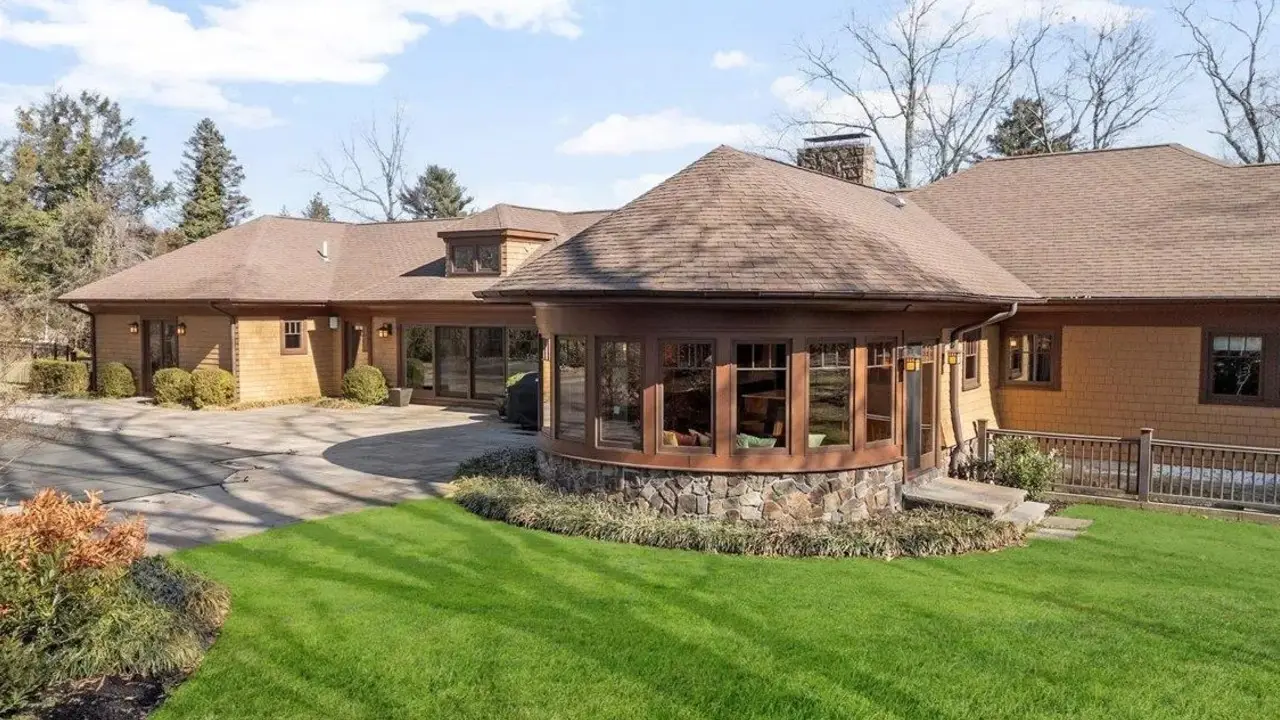 A new County Roofing Systems roof at 11 E Woods Drive, Cold Spring Harbor, New York